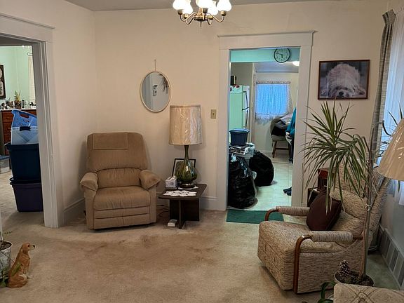 2nd image of 833 Backus St