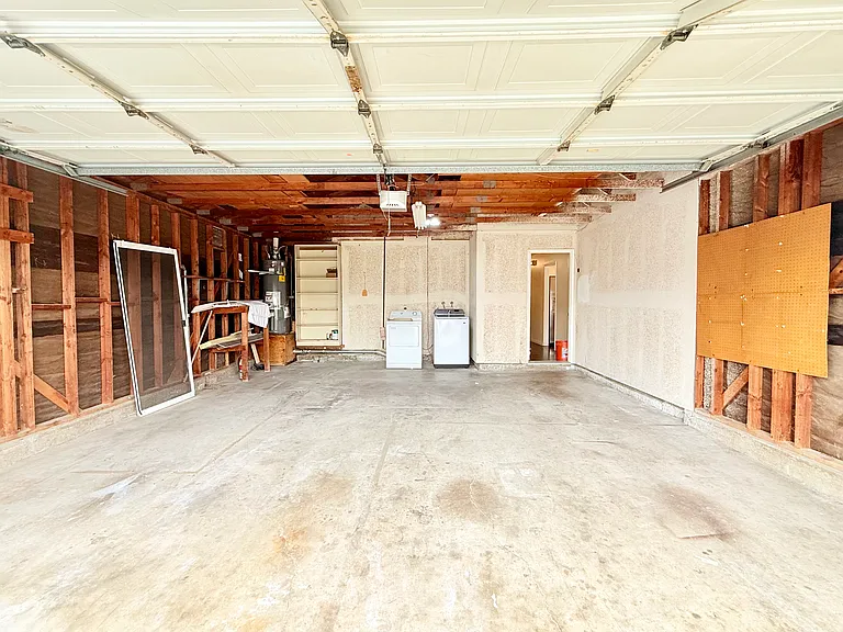 5775 Altamont Dr — Photo 23