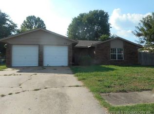 612 Barclay Rd, Muskogee, OK 74403