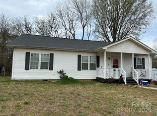 300 S Oakland Ave, Statesville, NC 28677