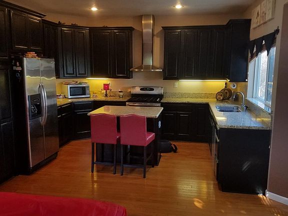 4th image of 1600 Mimosa St