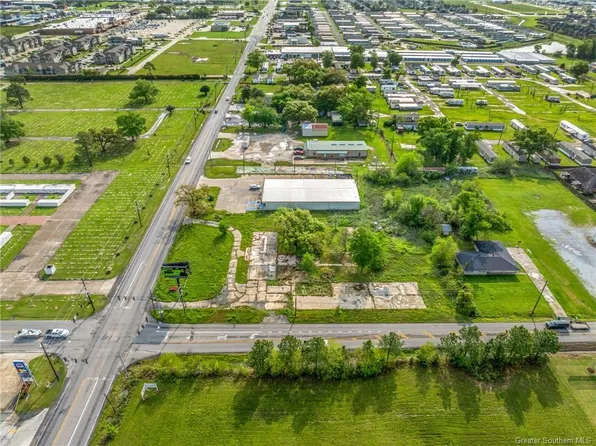 2323 Country Club Rd, Lake Charles, LA 70605