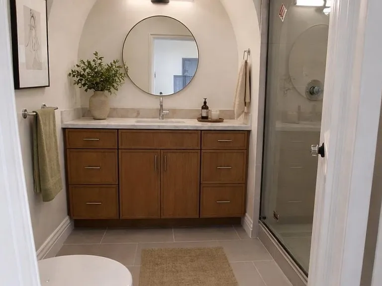 Bathroom (virtually staged using AI)