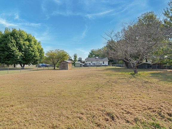 5th image of 405 Glen Haven Dr