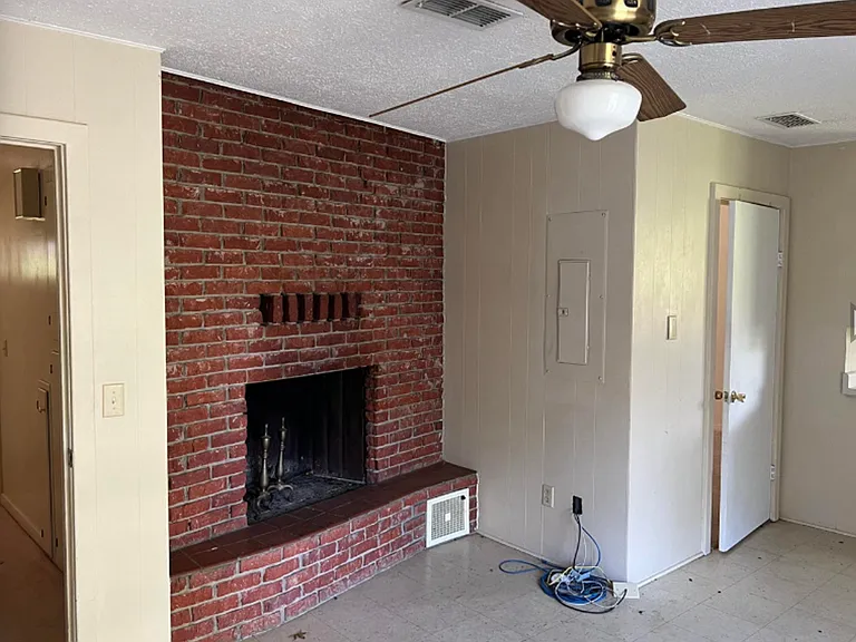 87 Ridgecrest Dr — Photo 3