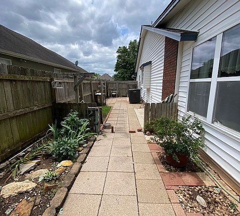 4th image of 6205 S Elm Ave
