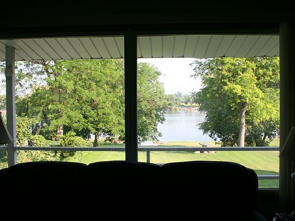 3rd image of 407 W Northshore Dr