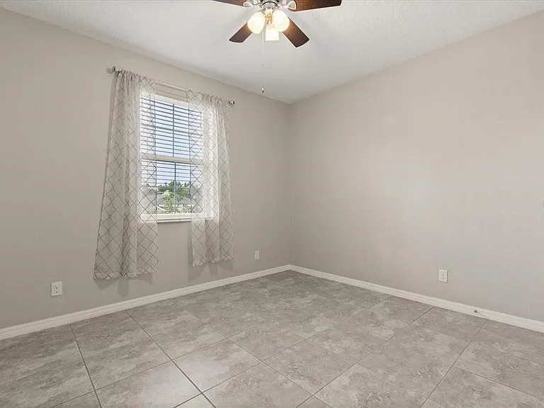 1046 Grand Hilltop Dr — Photo 8
