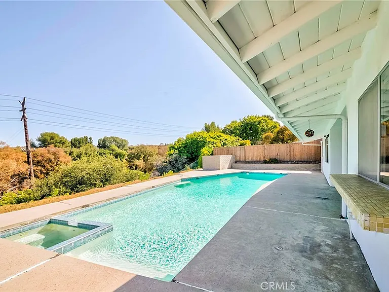 4610 Rockbluff Dr — Photo 34
