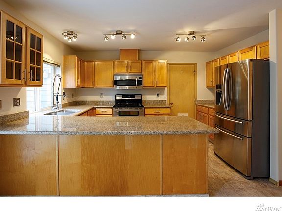 4th image of 1357 S 277th Pl