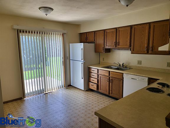4th image of 1342 Honeysuckle Ln #1342