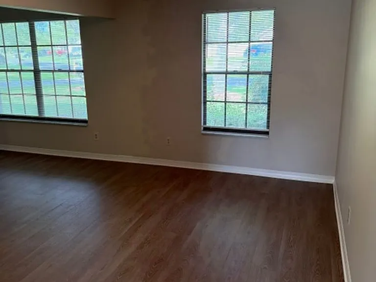 2375 Kirkwall St — Photo 3