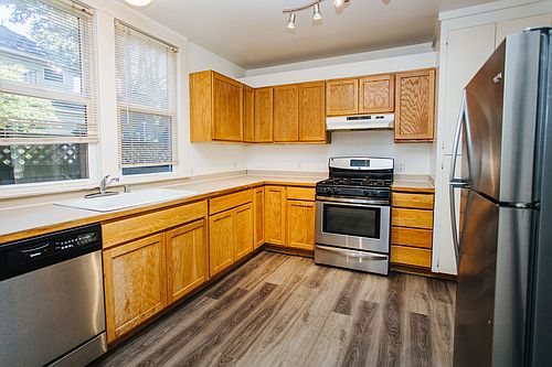 5th image of 4122 Whitman Ave N