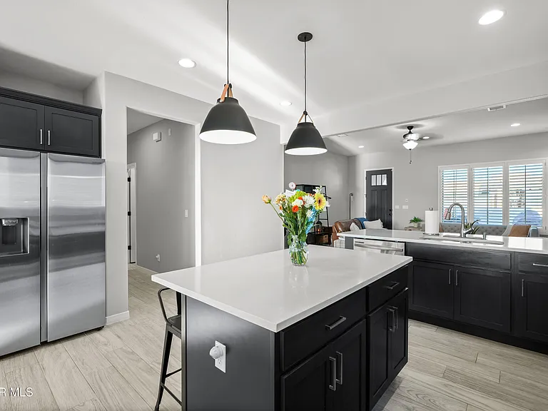825 Acton St — Photo 10