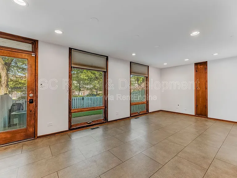 5217 S University Ave #C — Photo 6