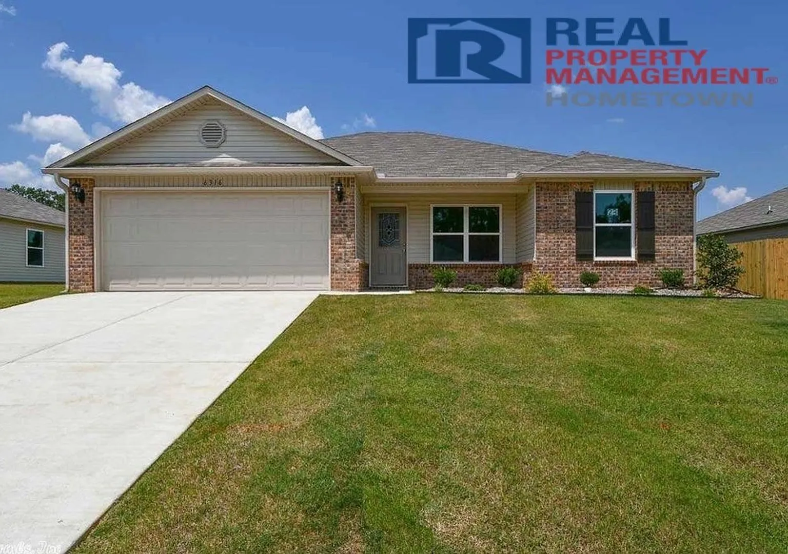 Beautiful 4-bedroom, 2-bath home in Alexander! — Photo 1