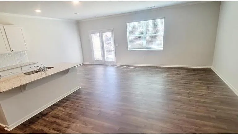 3310 Greyton Dr — Photo 2