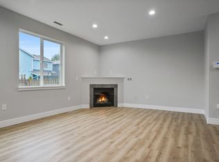 1418 Glacier View St, Salem, OR 97317