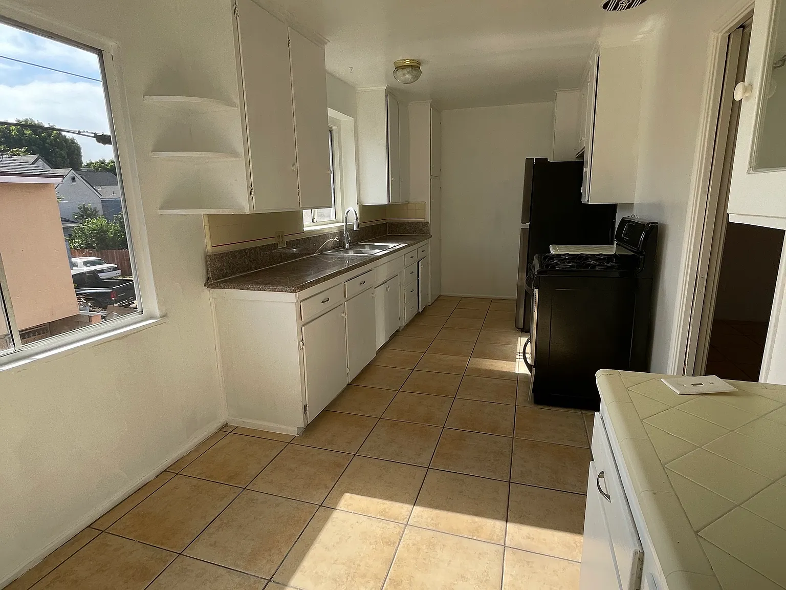 1 bed, 600 sqft, $1,700 — Photo 3