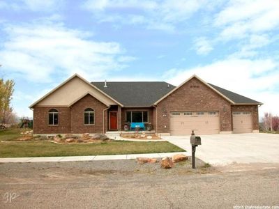 395 N 575 E, Hyde Park, UT, 84318