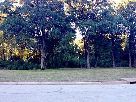 4th image of 6005 Woodlake Dr