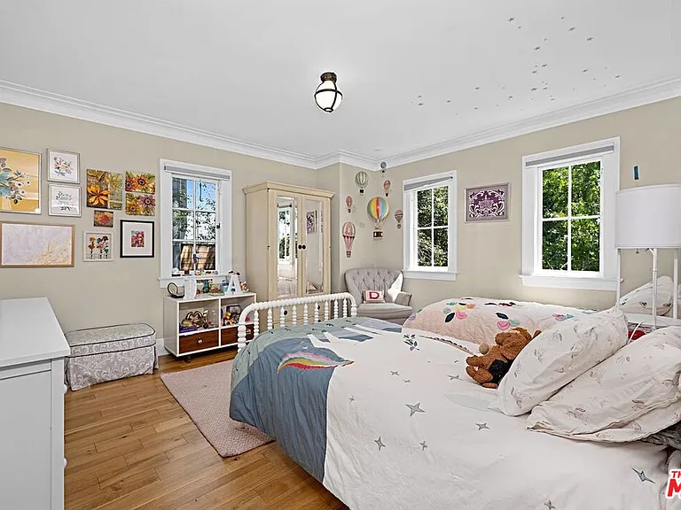379 N Ridgewood Pl — Photo 26