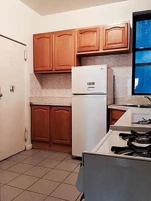 Rented by Warren T Real Estate Corp. | media 30