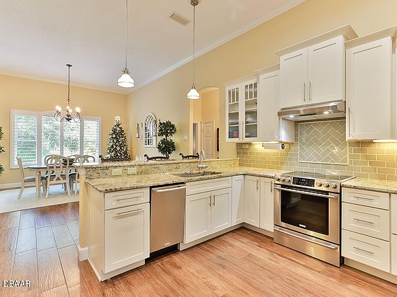 3rd image of 3632 Aran Cir