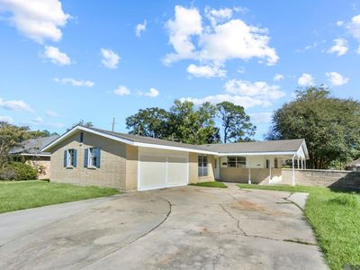1565 S Woodhaven Dr, Baton Rouge, LA, 70815
