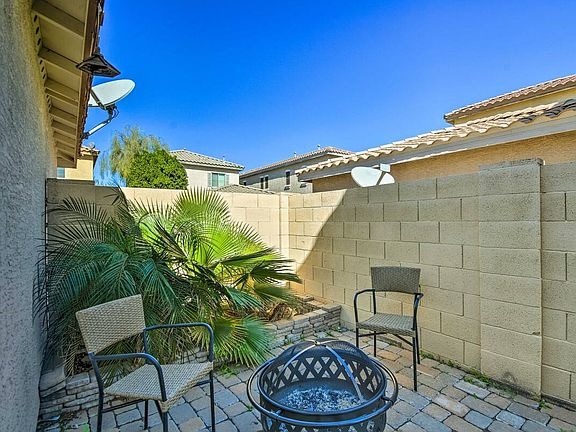 2nd image of 14176 W Country Gables Dr
