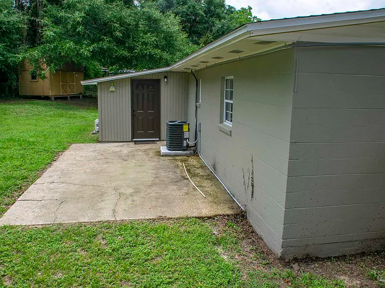 5357 Locklin Ave — Photo 12