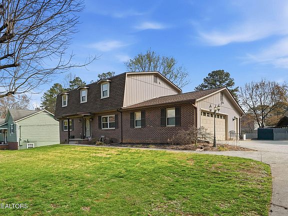 2nd image of 2012 Canby Hills Rd