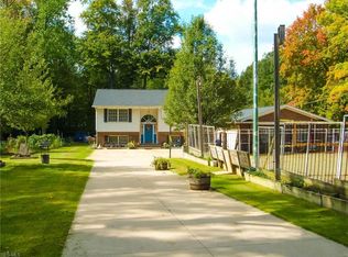 858 Beachler Rd, Tallmadge, OH 44278