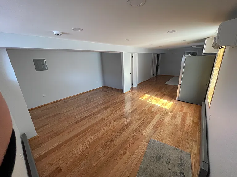 2544 Yates Ave — Photo 8