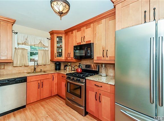 4th image of 43 Lawrence St