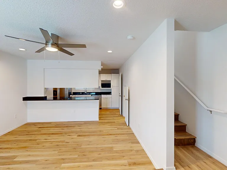 2 Bed Contemporary Town Homes in Fantastic North Valley Community — Photo 21
