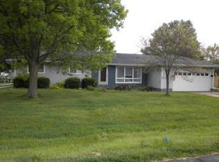 9275 Lakeview Dr, Burlington, IA 52601