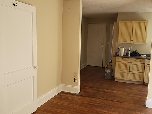 2nd image of 15017 Lucknow Ave APT 2