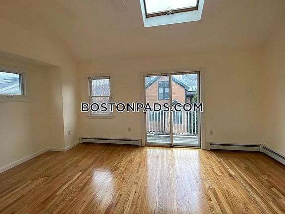 3rd image of 6 Salem St #1XD