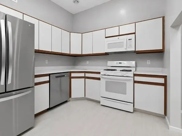 177 Rachel Ct, Franklin Park, NJ 08823