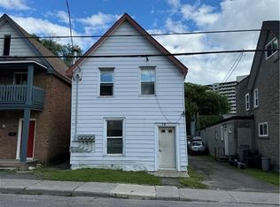 70 Barrette St #3, Ottawa, ON K1L8A3