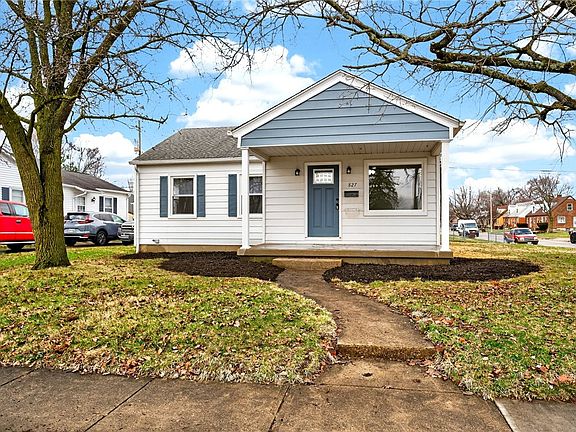 3rd image of 827 Mitman Dr