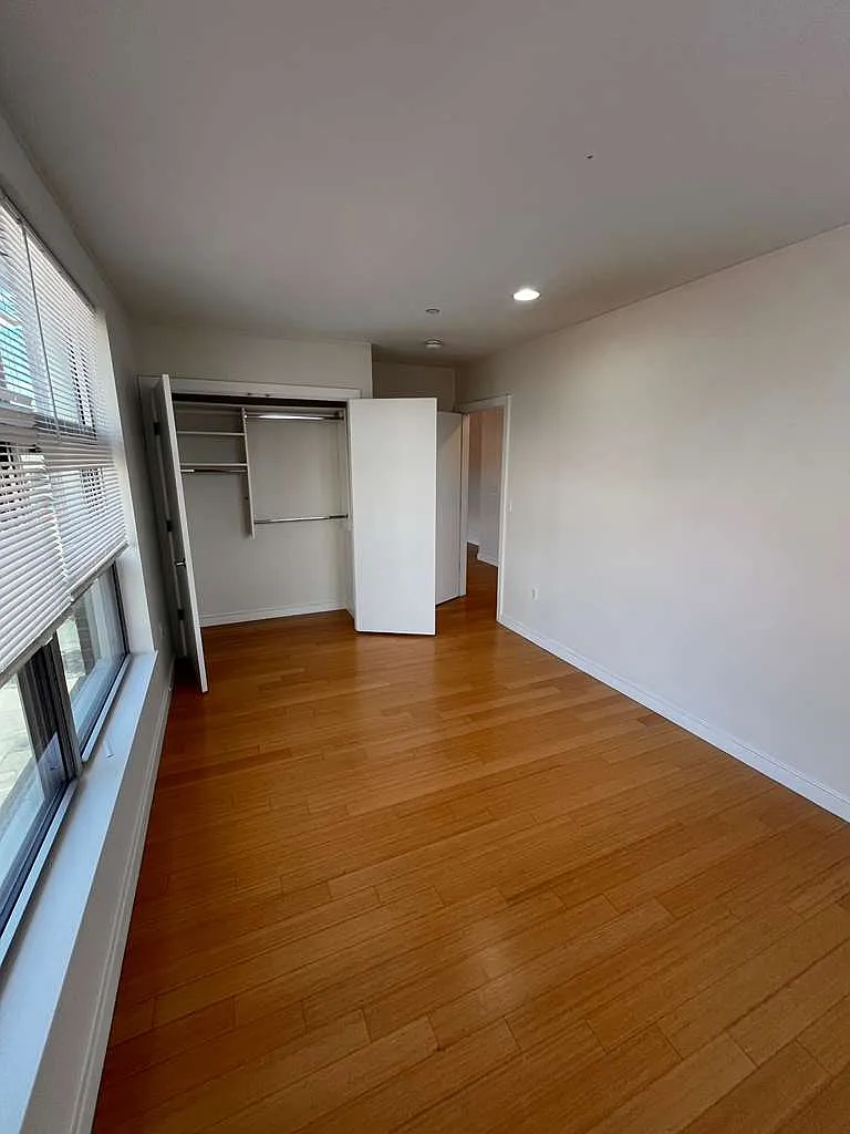2 bed, 1.5 bath, $4,300 — Photo 4