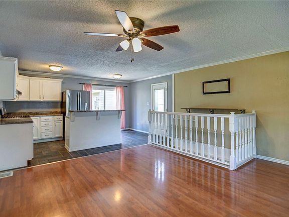 3rd image of 375 N Megan Dr