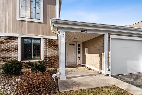 402 Pinetree Ln Photo 1