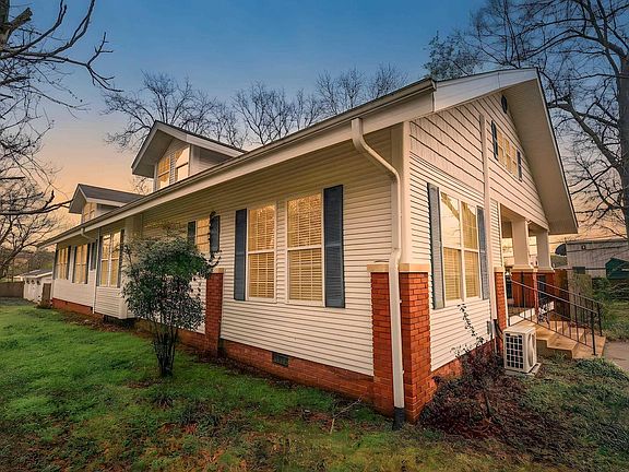 2nd image of 114 N Main St