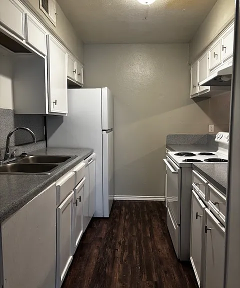 4014 Holly Rd #2 — Photo 4