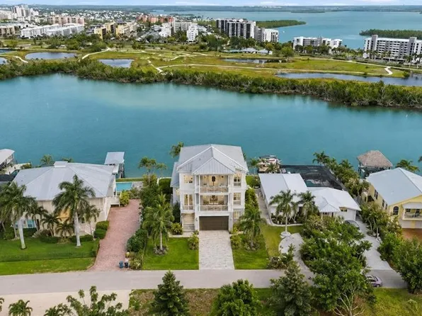 8061 Lagoon RD, FORT MYERS BEACH, FL 33931
