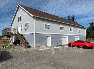 1585 E Badger Rd UNIT B, Lynden, WA 98264