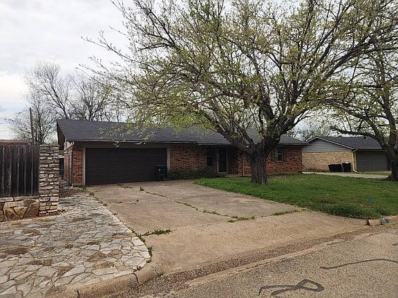 3rd image of 912 Penrod Dr